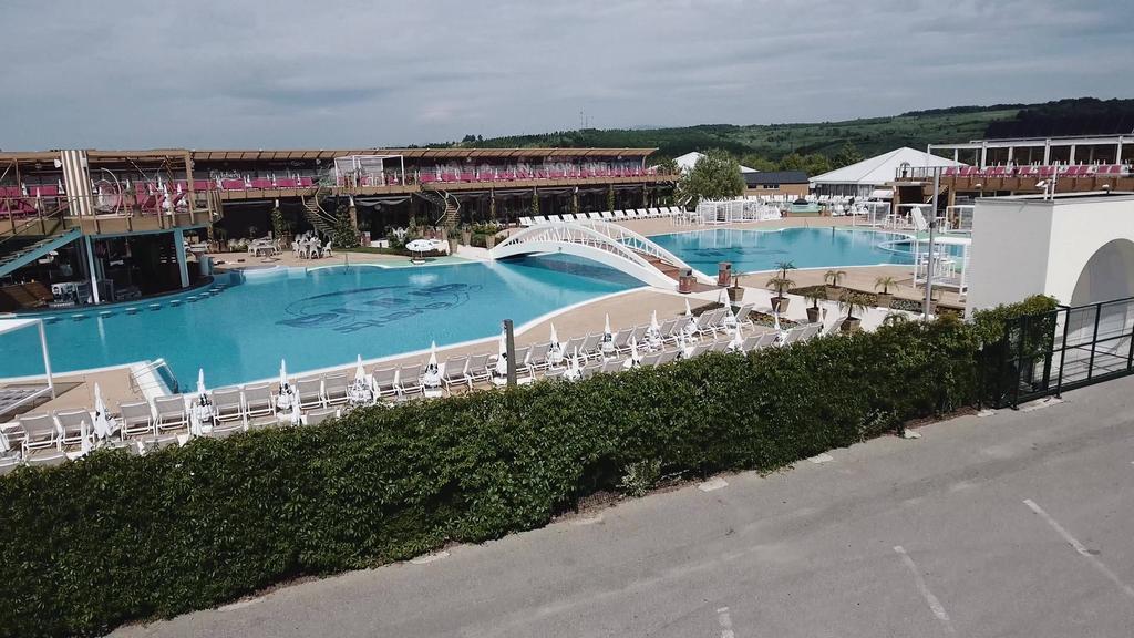 Hotel Anna Targu Jiu Exterior photo
